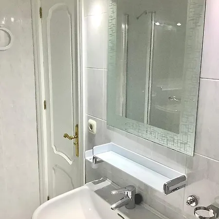Апартаменты La Nogalera Modern And Spacious With Pool And Sea View Торремолинос