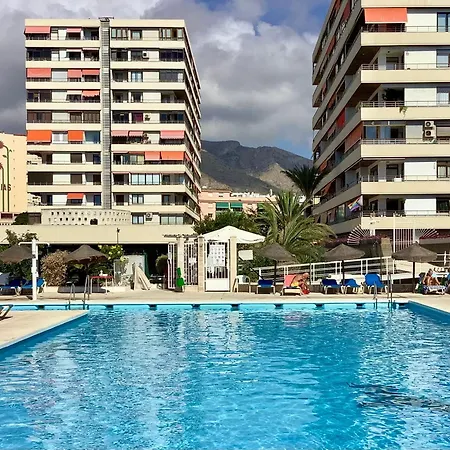 Апартаменты La Nogalera Modern And Spacious With Pool And Sea View