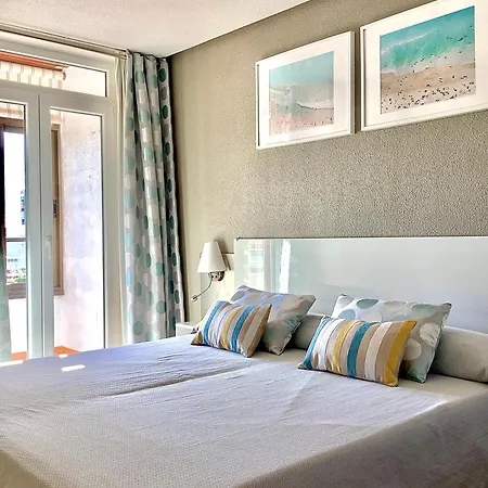 Апартаменты La Nogalera Modern And Spacious With Pool And Sea View Торремолинос